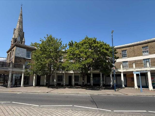 Berkley Crescent, Gravesend DA12, 1 bed flat to rent, £1,300 pcm | PrimeLocation
