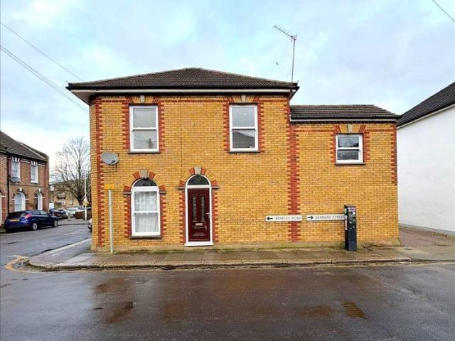 Berkley Road, Gravesend DA12, 4 bed end terrace house to rent, £1,600 pcm | PrimeLocation