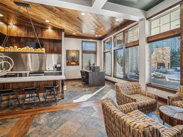 Berkshire Aspen Grove 1 Bedroom Apartment for Rent at 7317 S Platte River Pkwy, Littleton, CO 80120