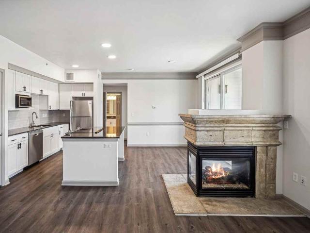 Berkshire Aspen Grove 1 Bedroom Apartment for Rent at 7317 S Platte River Pkwy, Littleton, CO 80120