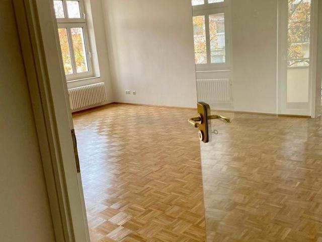 Berlin Konradshöhe: Wohnen in Stadtvilla mit Wasserzugang