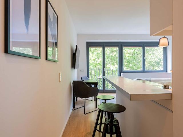 Berlin Kreuzberg am Mariannenplatz – Balkon und exklusives Design
