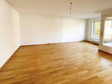 Berlin Lichtenrade: Gepflegte 2 ZKB Wohnung mit Balkon & TG Stellplatz