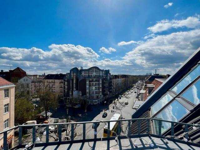 Berlin Steglitz: Stilvolle DG Wohnung mit Südterrasse