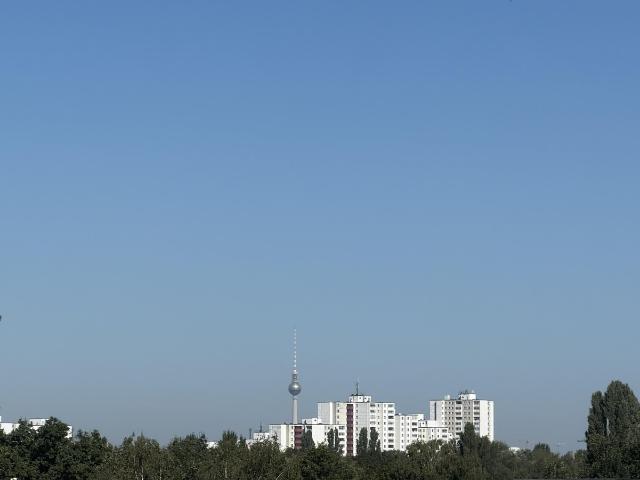 Berlin von privat / Helle 3 Zimmer Wohnung mit Dachterrasse – Berlin Baumschulenweg