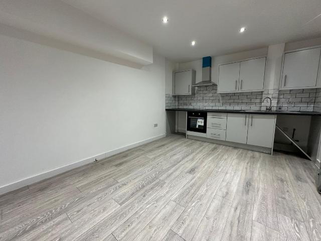 Bermuda Road, Tilbury Town RM18, Studio to rent, £1,070 pcm | PrimeLocation