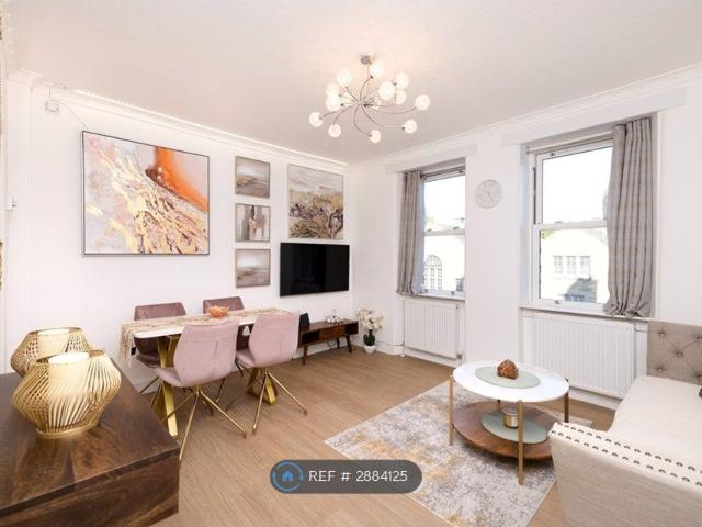 Bernard Terrace, Edinbuirgh EH8, 2 bed flat to rent, £2,275 pcm | PrimeLocation