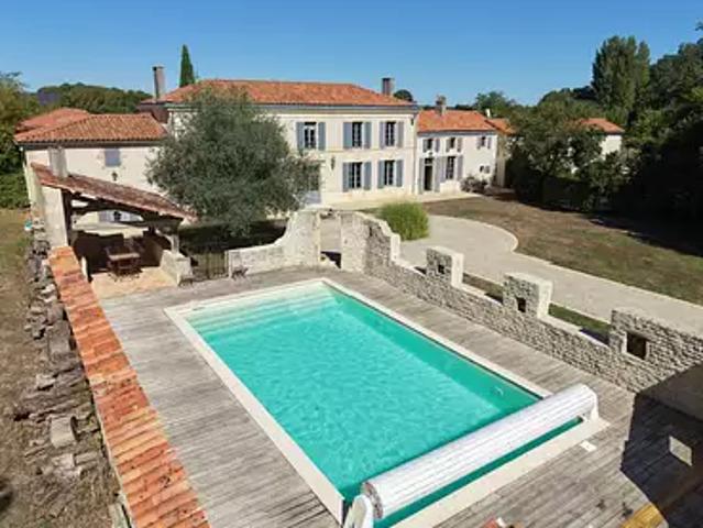 Bernay Saint Martin 17330 Achat / Vente maison 10 pièces t10 piscine terrasse