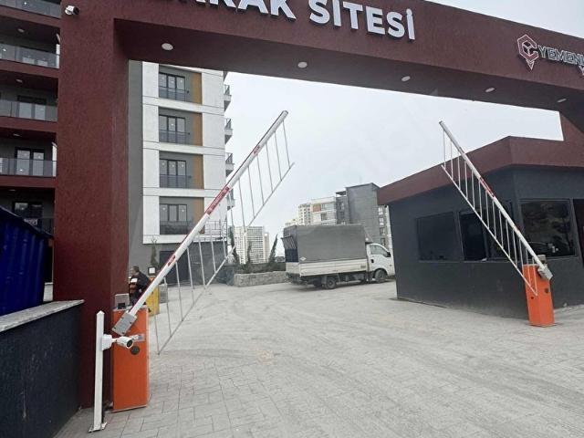 Berrak sitesinde kiralık 2+1
