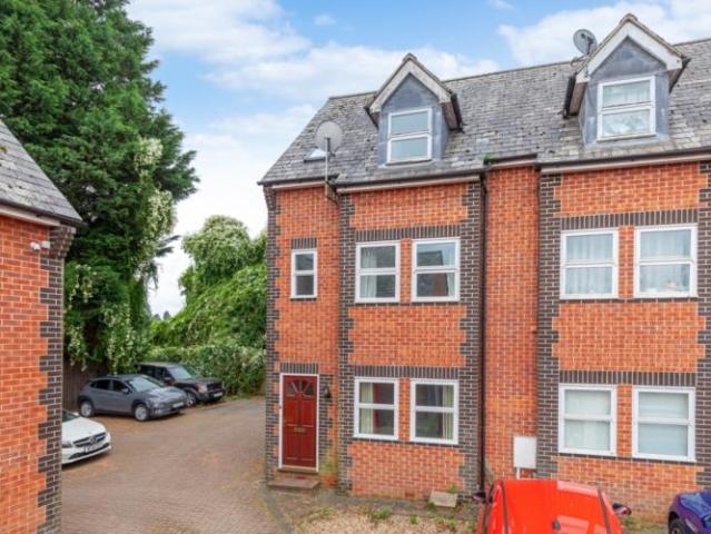 Berrymoor Road, Banbury 3 bed townhouse to rent £1,425 pcm £329 pw