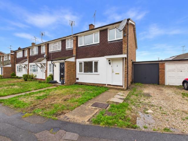 Berrybank, Sandhurst 3 bedrooms Property for lettings Seymours