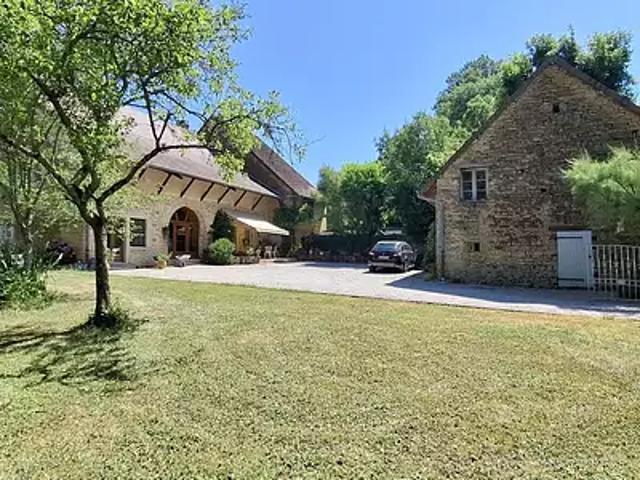 Bersaillin 39800 Achat / Vente maison 8 pièces t8 cave