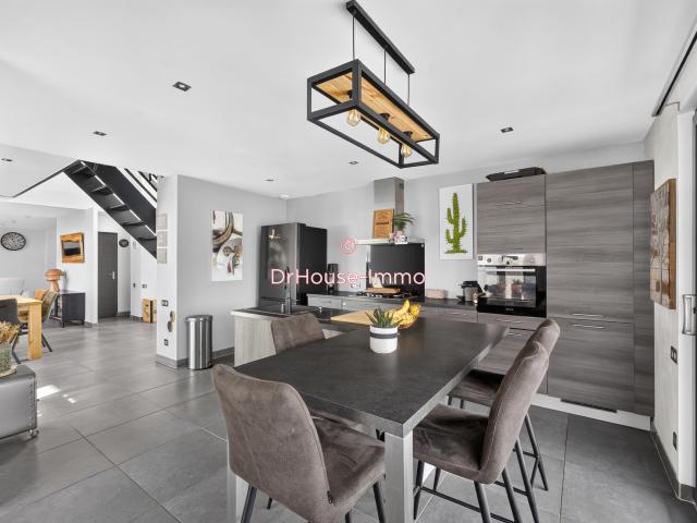BERSÉE MAISON INDIVIDUELLE ENTIÈREMENT RÉNOVÉE 150 M² 3 CHAMBRES TERRAIN DE 1 000 M²
