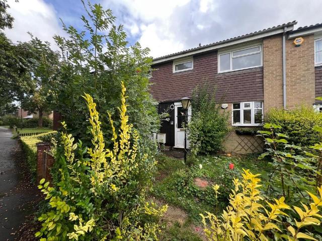 Berstead Walk, Crawley, RH11 1 bed house to rent £795 pcm £183 pw