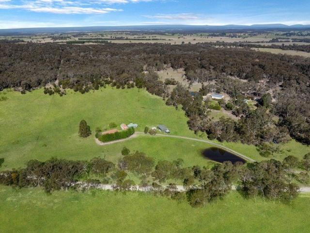Best Of Both Worlds, Country Home on 102 Acres, Green Pasture/Native Bushland