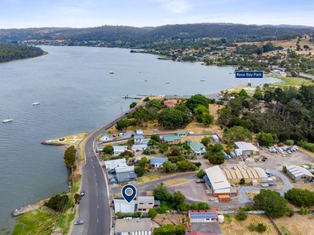 Best of Both Worlds Residence & Business in Picturesque Location