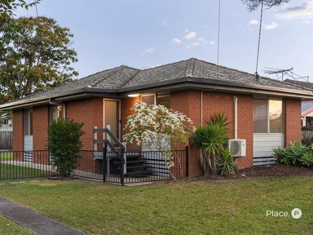 A Bayside Block With More Possibilities Than Most