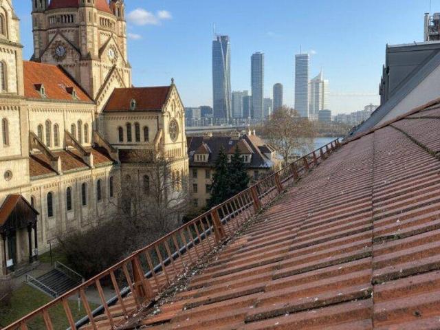 BEST BLICK! Rohdachboden in Top Lage mit Blick auf die Donau