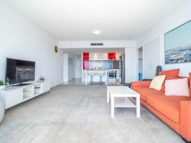 Best in Southport Fully Furnished and Magnificent Views From 36th Floor Southport Central