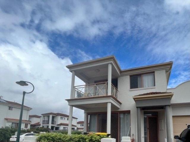 Best location Opposite Warrigal state school