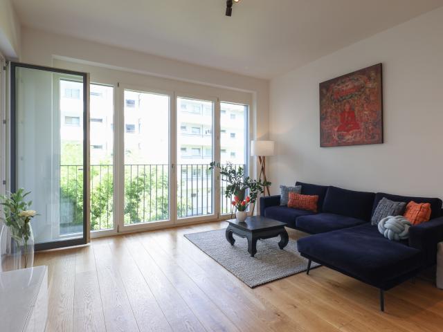 Best location between Olivaerplatz on Kudamm and Ludwigkirchplatz