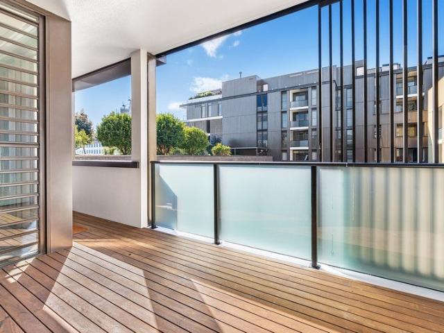 Best Value 3 Bed CBD Apartment With Double Security Parking