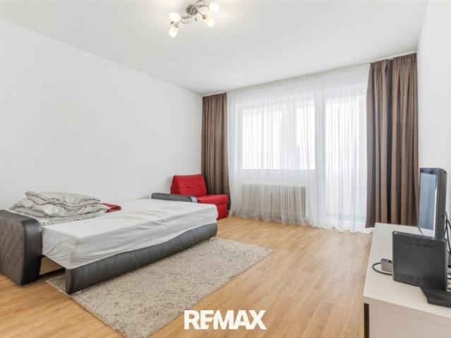 BESTBIETERVERFAHREN* Praktische 2 Zimmer Wohnung mit Wintergarten und Carport