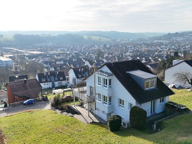 Beste Aussichten für Sie und Ihre Familie! Haus mit Aufzug und Einliegerwohnung