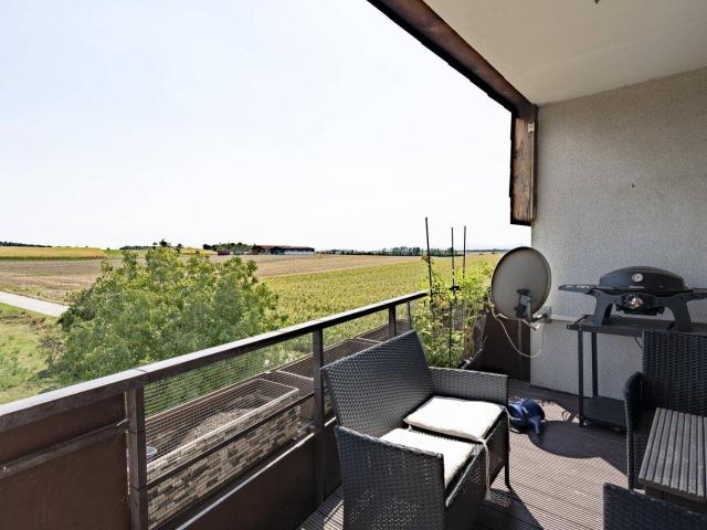 Beste Aussichten Helle 4 Zimmerwohnung mit großer Loggia und Parkplatz
