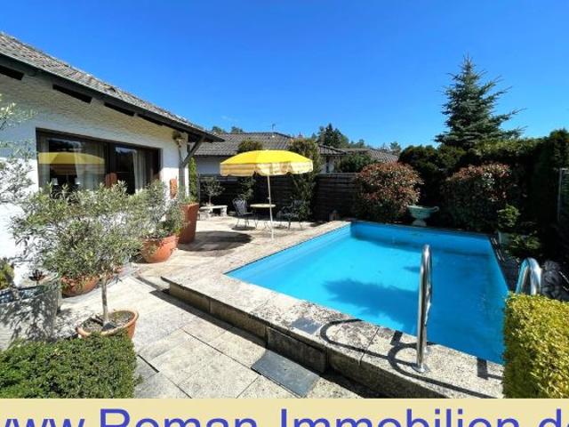 Beste Lage in Röthenbach an der Pegnitz! Exklusiver Bungalow mit Doppelgarage und Pool!