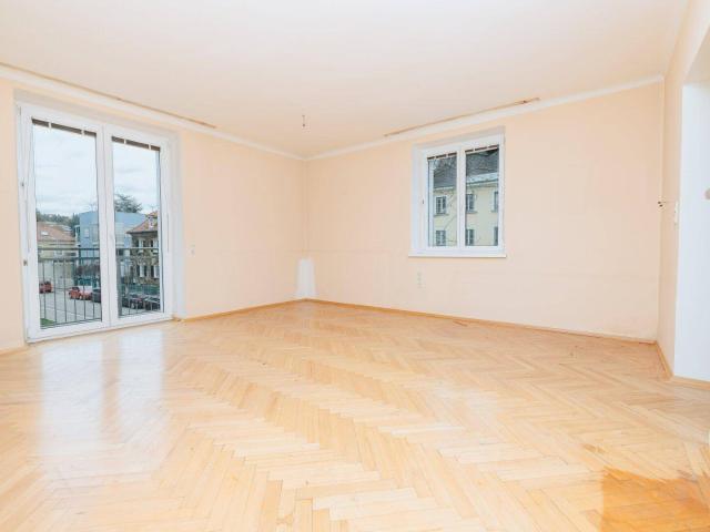 BESTLAGE GEIDORF I FISCHGRÄTPARKETT I SANIERUNGSOBJEKT MIT POTENZIAL I OSTBALKON I LICHTDURCHFLUTET I PROJEKT WOHNEN