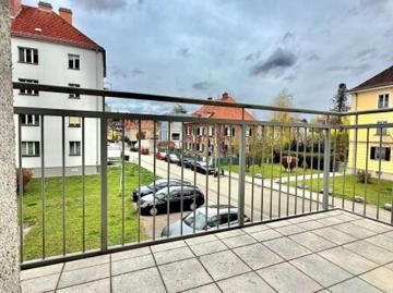 BESTLAGE GEIDORF I FISCHGRÄTPARKETT I SANIERUNGSOBJEKT MIT POTENZIAL I OSTBALKON I LICHTDURCHFLUTET I PROJEKT WOHNEN