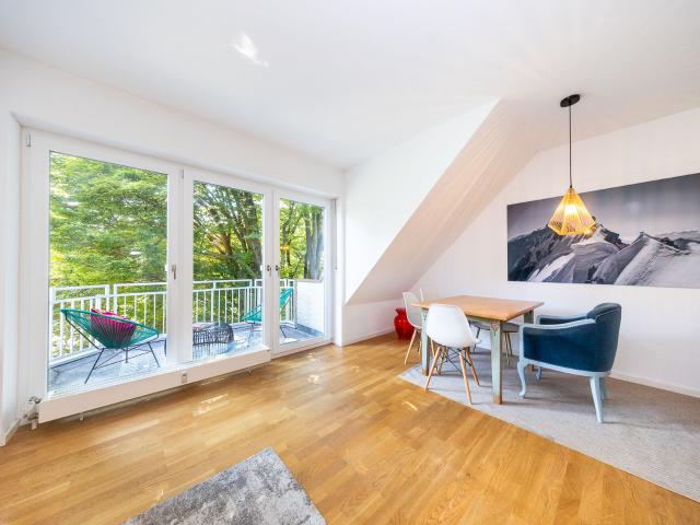 Bestlage Herzogpark: nahe dem Kufsteiner Platz & Isar. Helle 2 Zimmer DG Whg mit Dachterrasse & TG