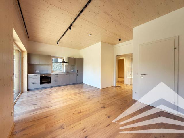 Bestlage Herrenstraße! Exklusive 3 Zimmer Neubauwohnung mit kleinem Garten zum Erstbezug