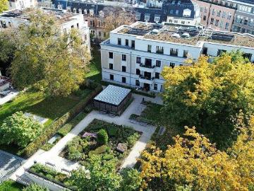 Bestlage in Dresden direkt am Schillerplatz mit Dachterrasse!