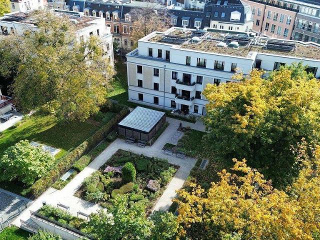 Bestlage in Dresden direkt am Schillerplatz mit Dachterrasse!