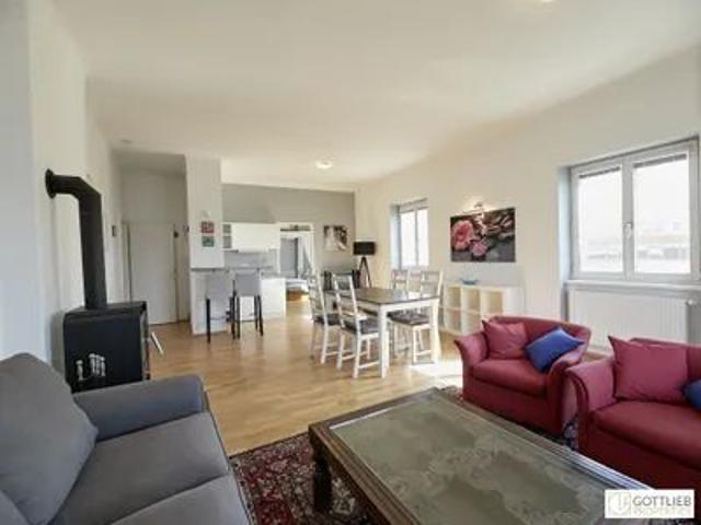 Bestlage Kaiserebersdorf! Möblierte 2 Zimmer Wohnung für Singles oder Paare mit Balkon, Gartennutzung und Schwimmbiotop