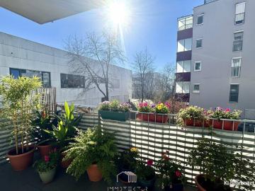 BESTLAGE ST. PETER: Wunderschöne Wohnung mit 2 Zimmer + Extraküche, Balkon und Tiefgarage