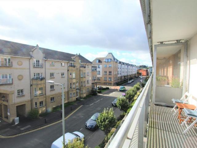 Bestway Wholesale, 30 McDonald Place, City of Edinburgh, EH7 4NH, United Kingdom | 2 bed apartment for rent #140227867 | Rentberry