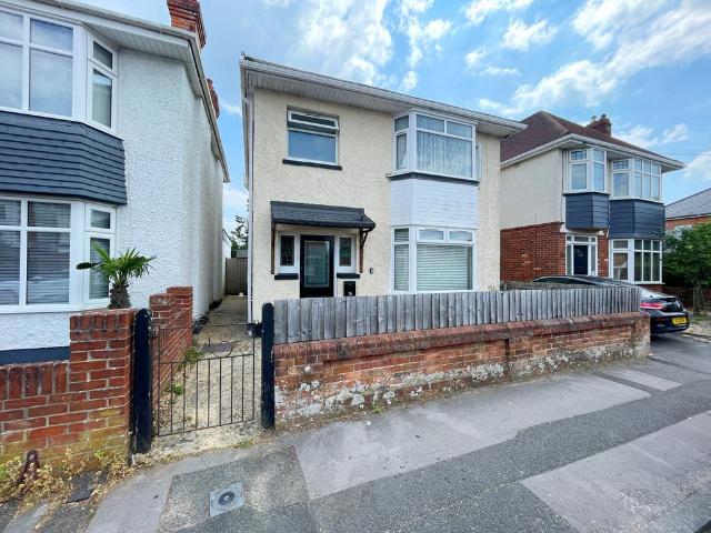 Beswick Avenue, Bournemouth, BH10 5 1 bed apartment to rent £1,100 pcm £254 pw