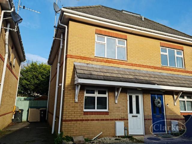 Beswick Gardens, Ensbury Park, BH10 5FL 3 bed townhouse to rent £1,600 pcm £369 pw