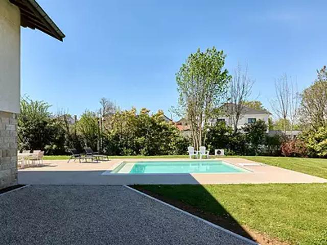 Besançon 25000 Achat / Vente maison 9 pièces t9 au dernier étage piscine