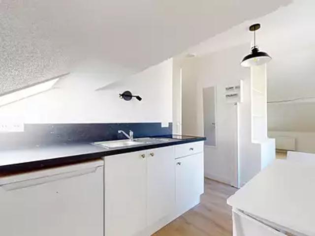 Besançon 25000 Location appartement 1 pièce t1 au dernier étage
