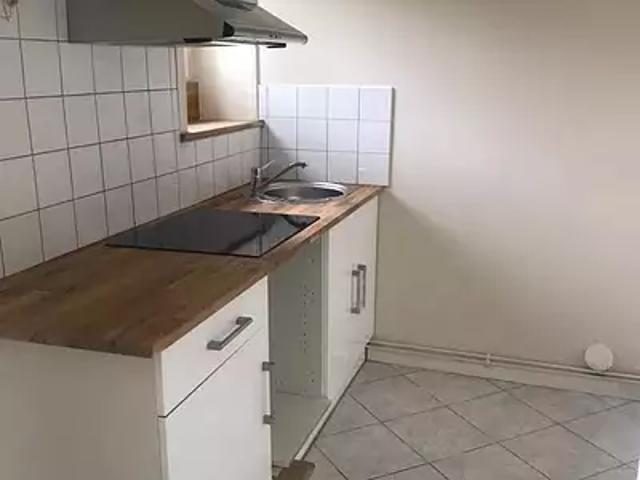 Besançon 25000 Location appartement 2 pièces t2 au dernier étage cave