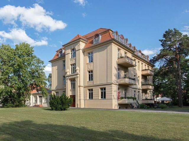 Besichtigung am 27.10.2026 * 1 Zimmer Wohnung auf historischem & grünem Grundstück