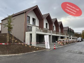 Modernes Neubau Reihenhaus in Reinach mit sonnigem Wohnambiente