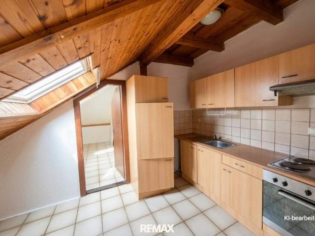 Besichtigung nur nach Terminvereinbarung Dachgeschoßwohnung im Zentrum von Braunau