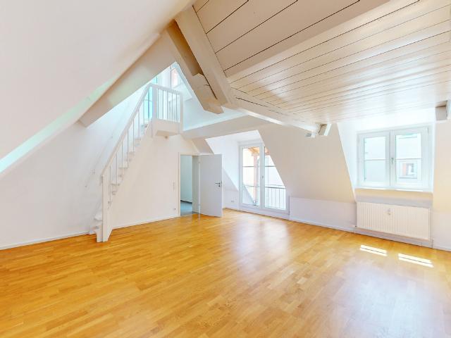 Besondere 3 Zimmer Maisonettewohnung mit Dachterrasse