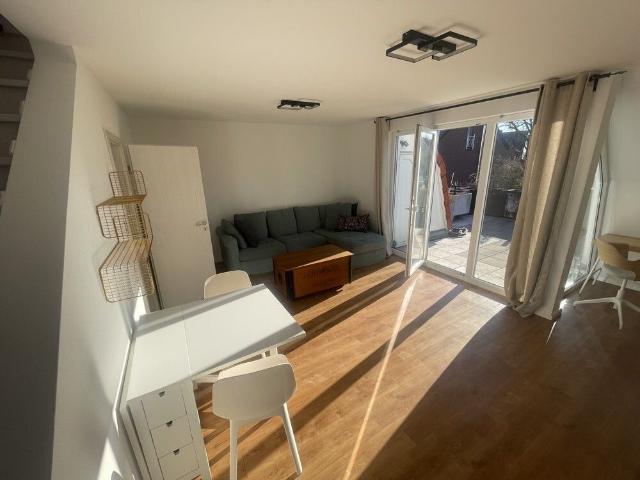 Besondere Studio Maisonette mit Dachterrasse und Balkon in Sürth!