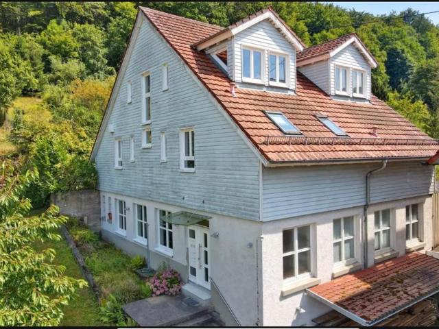 Besonderes Haus mit großer Hobbywerkstatt Garten